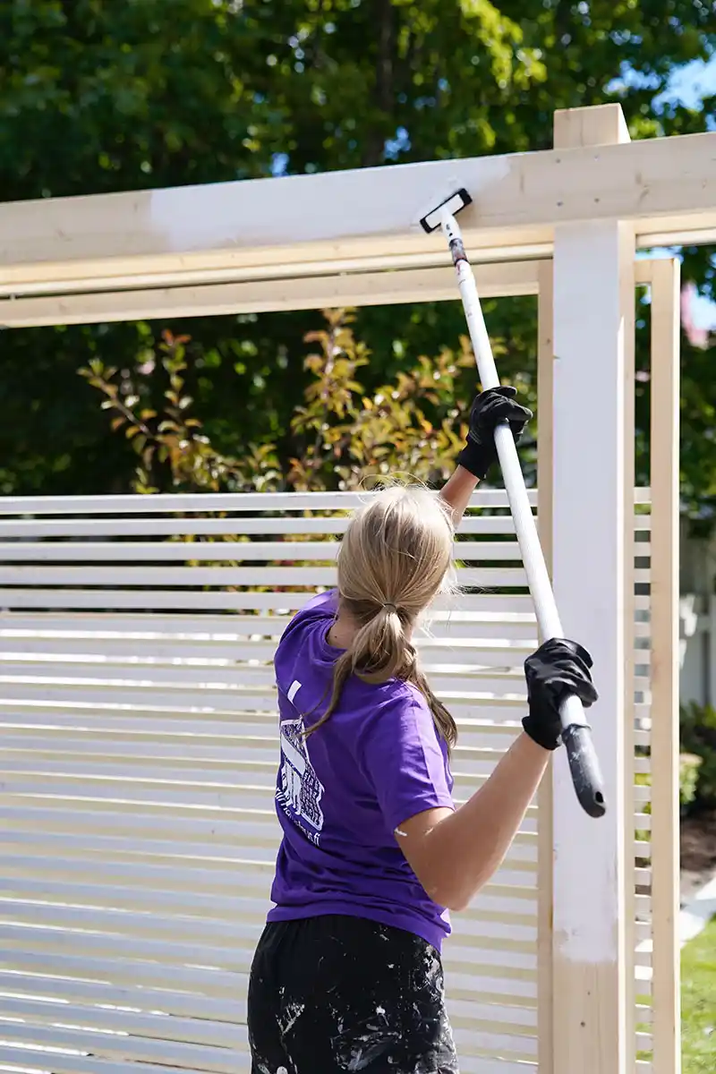 Huvila ja Huussi piha