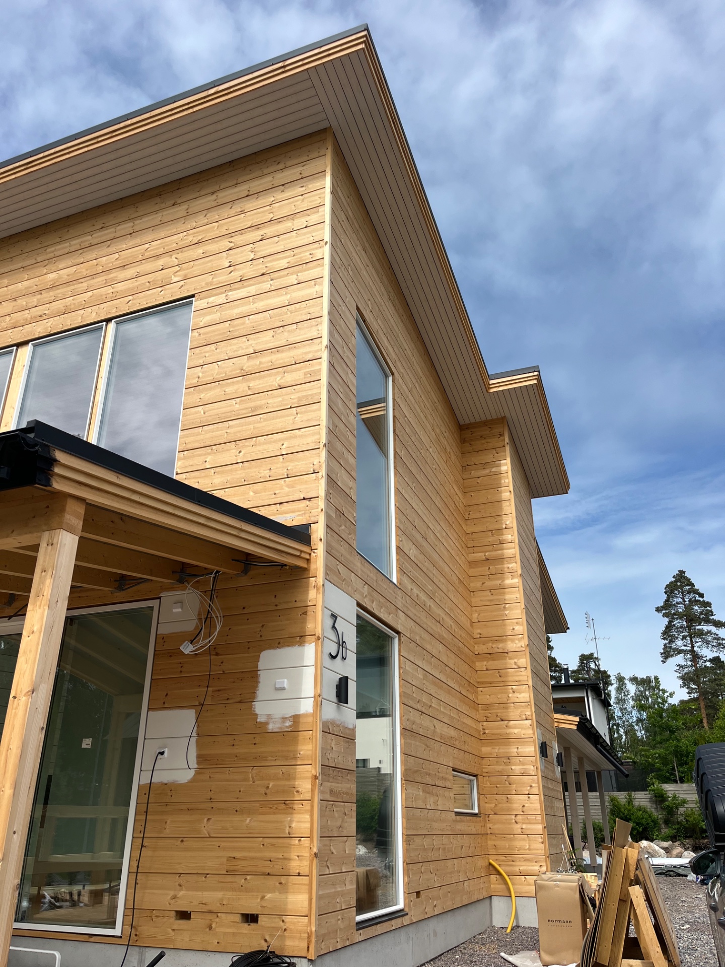 Hirsitalon maalaus Espoo ennen maalausta – kuva 2