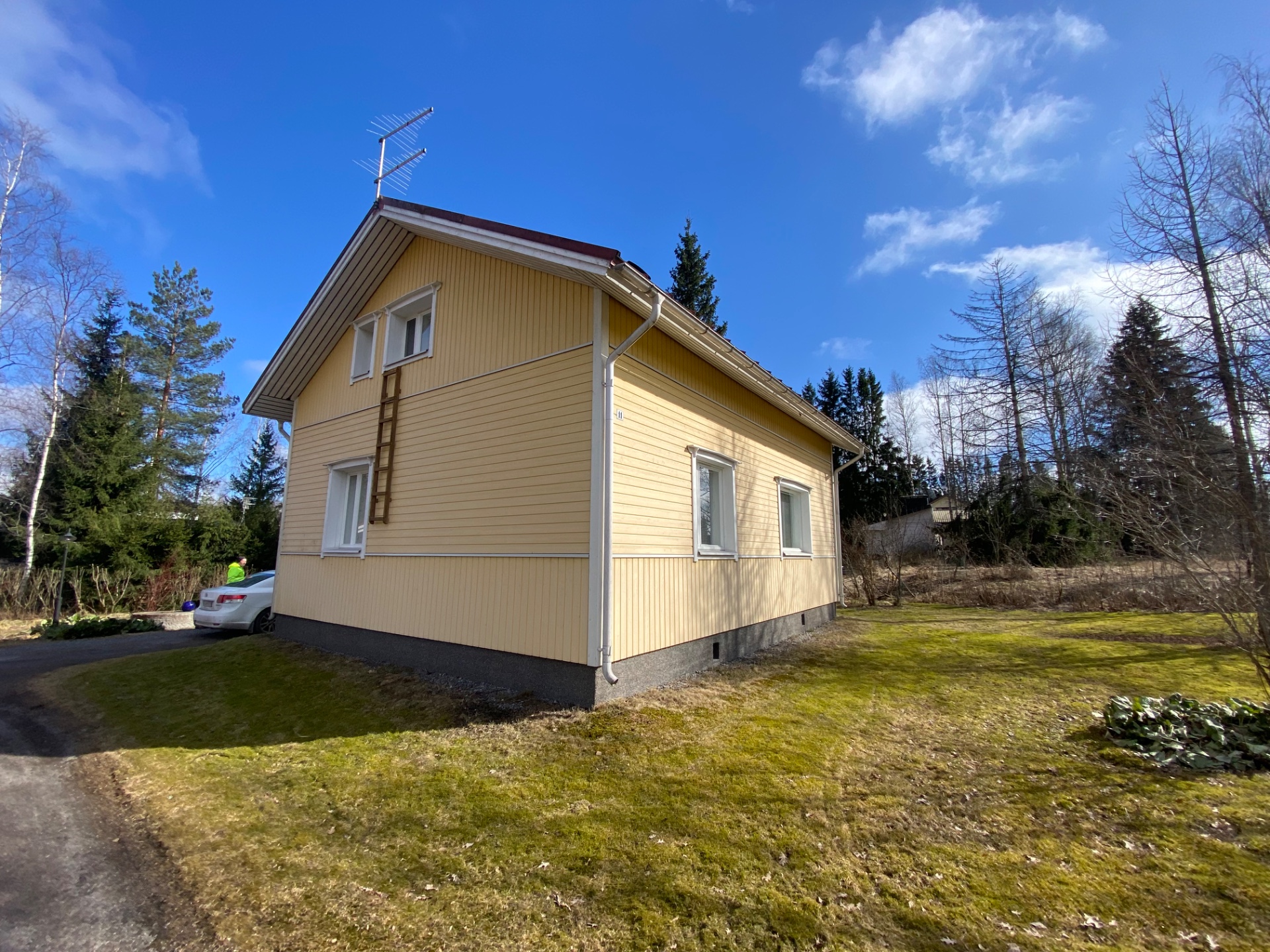 Talon ulkomaalaus Tuusula ennen maalausta – kuva 3