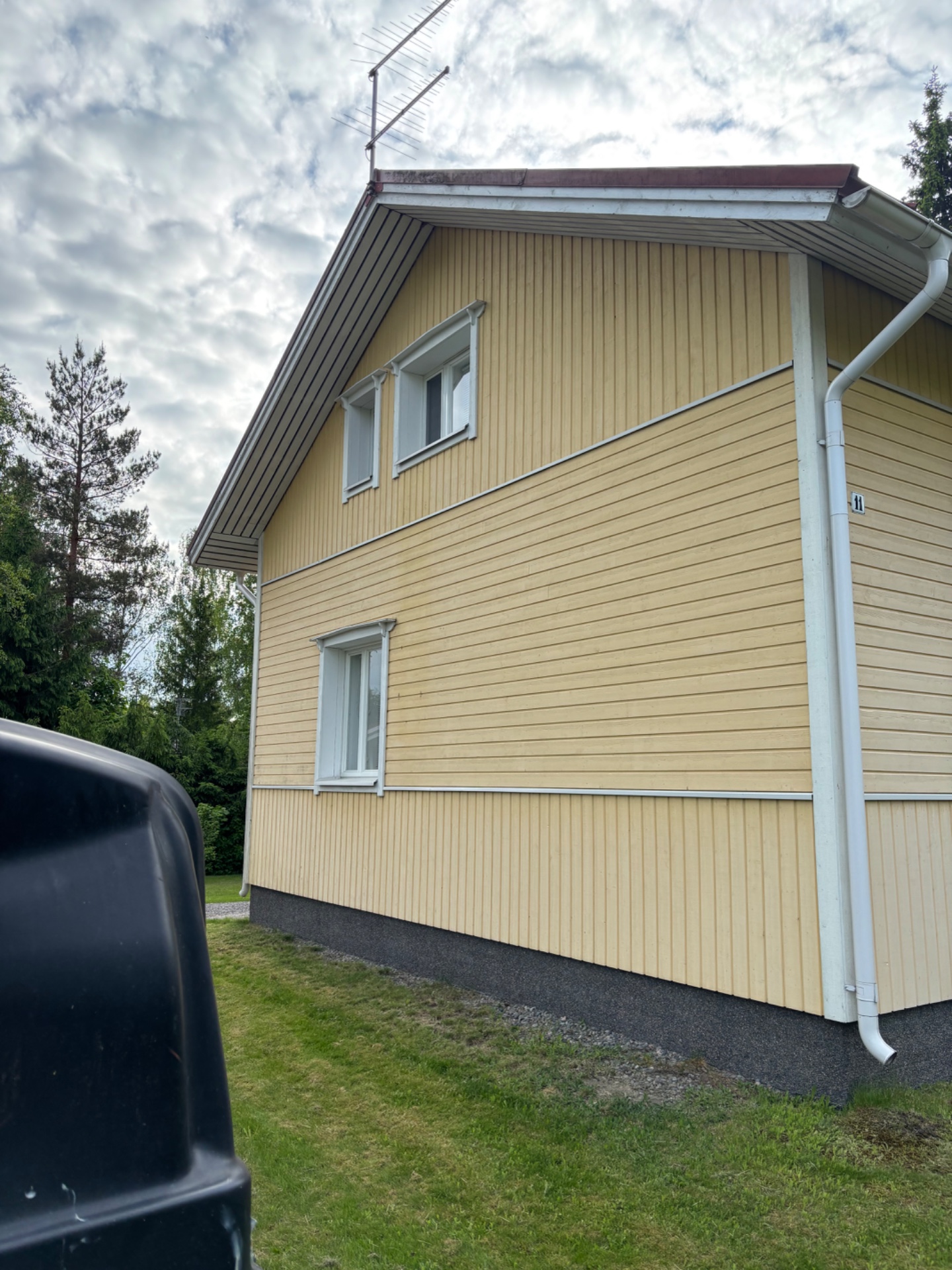 Talon ulkomaalaus Tuusula ennen maalausta – kuva 4